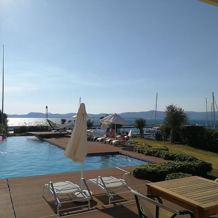 Gulluk Egesu Marina Guest House מראה חיצוני תמונה